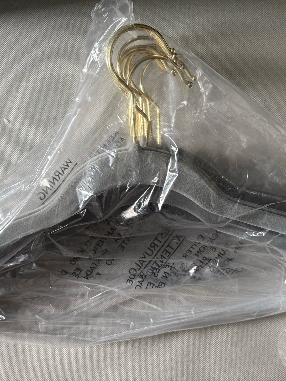 Joy Mangano Huggable Hangers (12) Gray NEW in package